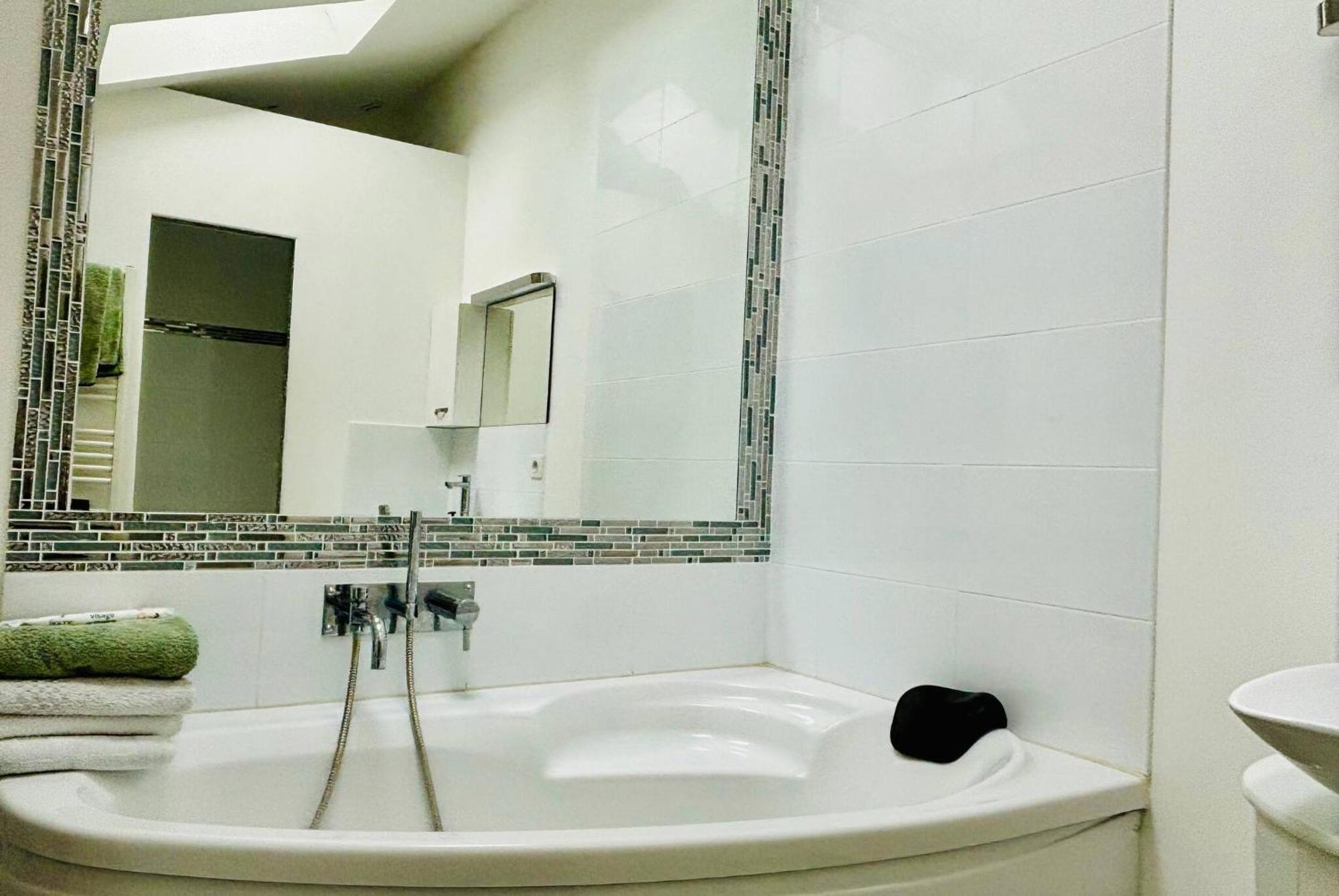 L Armada - Maison 3 Chambres - Terrasse Wifi La Rochelle  Ngoại thất bức ảnh